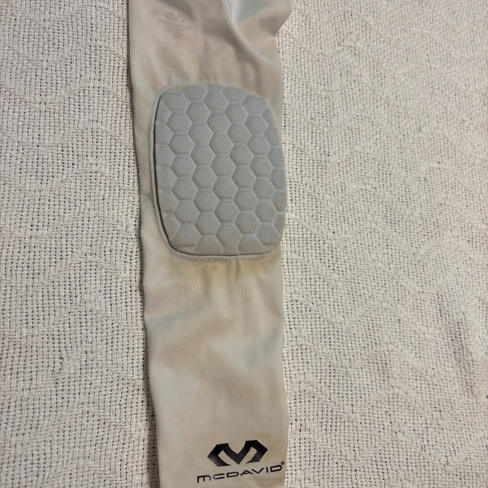 L/XL Mcdavid white padded arm sleeve sports